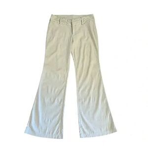 Ellemenno Mid Rise Ivory Wide Leg Y2K Trousers Casual
Women’s Pants SZ 9 #1278